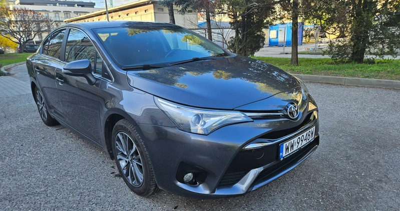 Toyota Avensis cena 69000 przebieg: 135000, rok produkcji 2016 z Warszawa małe 154